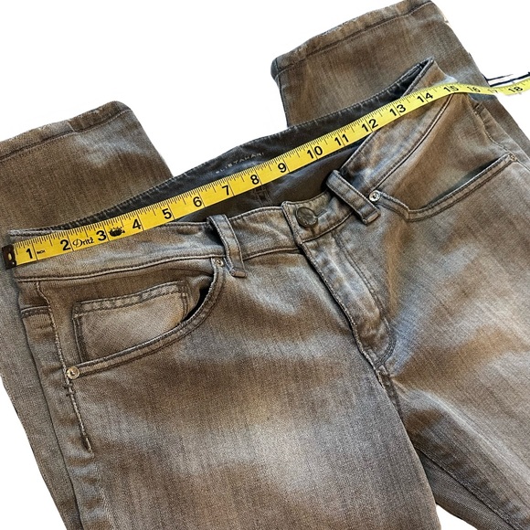 Elie Tahari Adena Straight Jean Women’s 8 Grey Wash Classic Fit - Picture 3 of 7